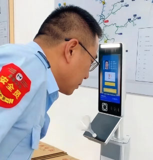 小门卫